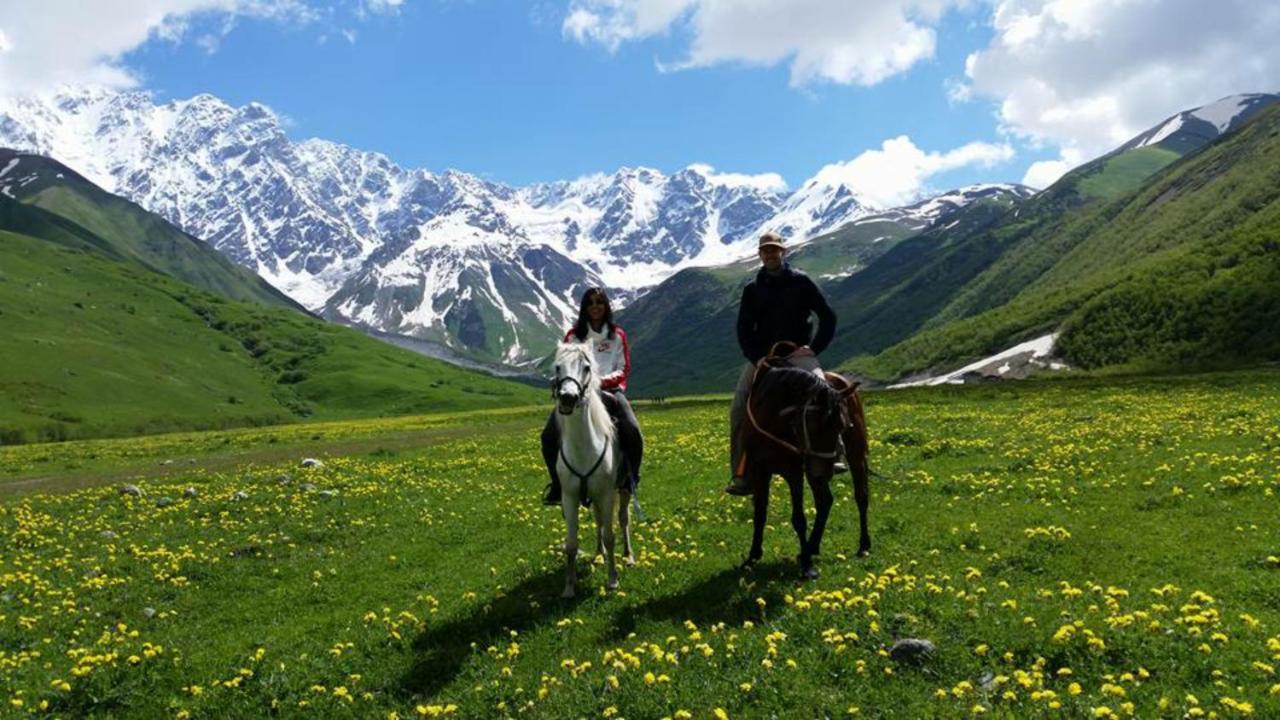 Baia Hotel Ushguli Esterno foto